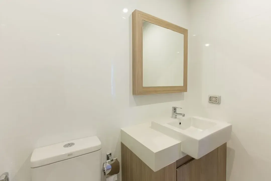 Bathroom sink