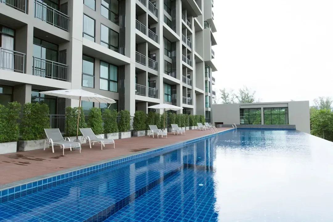 Infinity pool