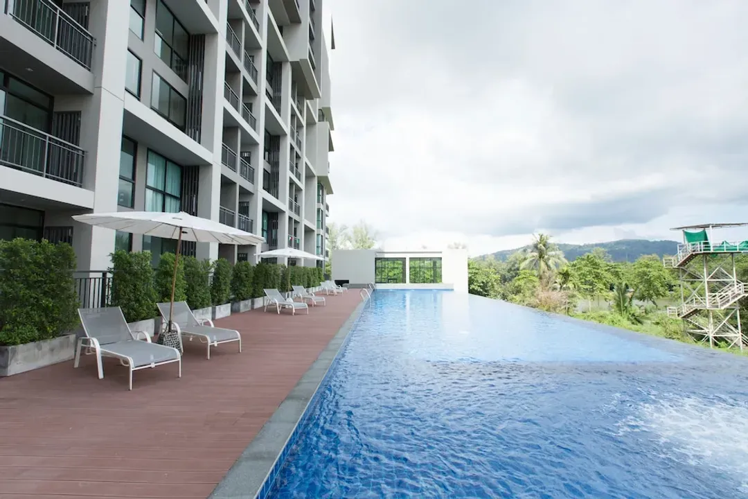 Infinity pool