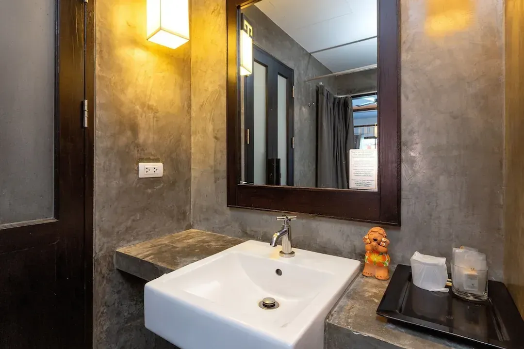 Bathroom sink