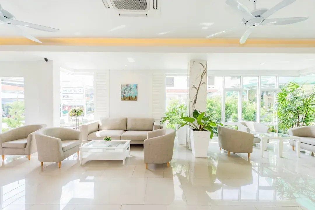 Lobby lounge