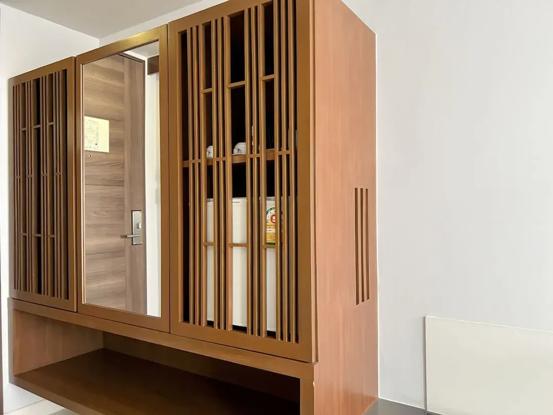 Mini-refrigerator