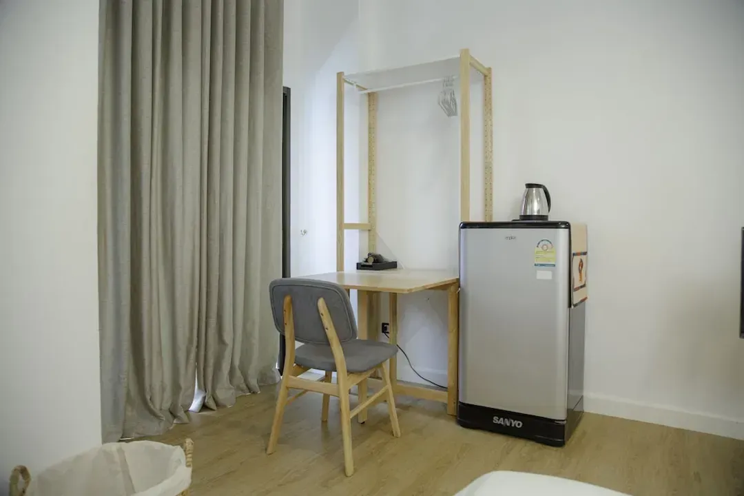 Mini-refrigerator