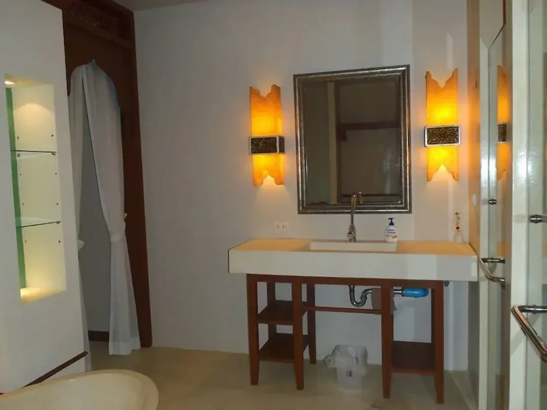 Bathroom sink