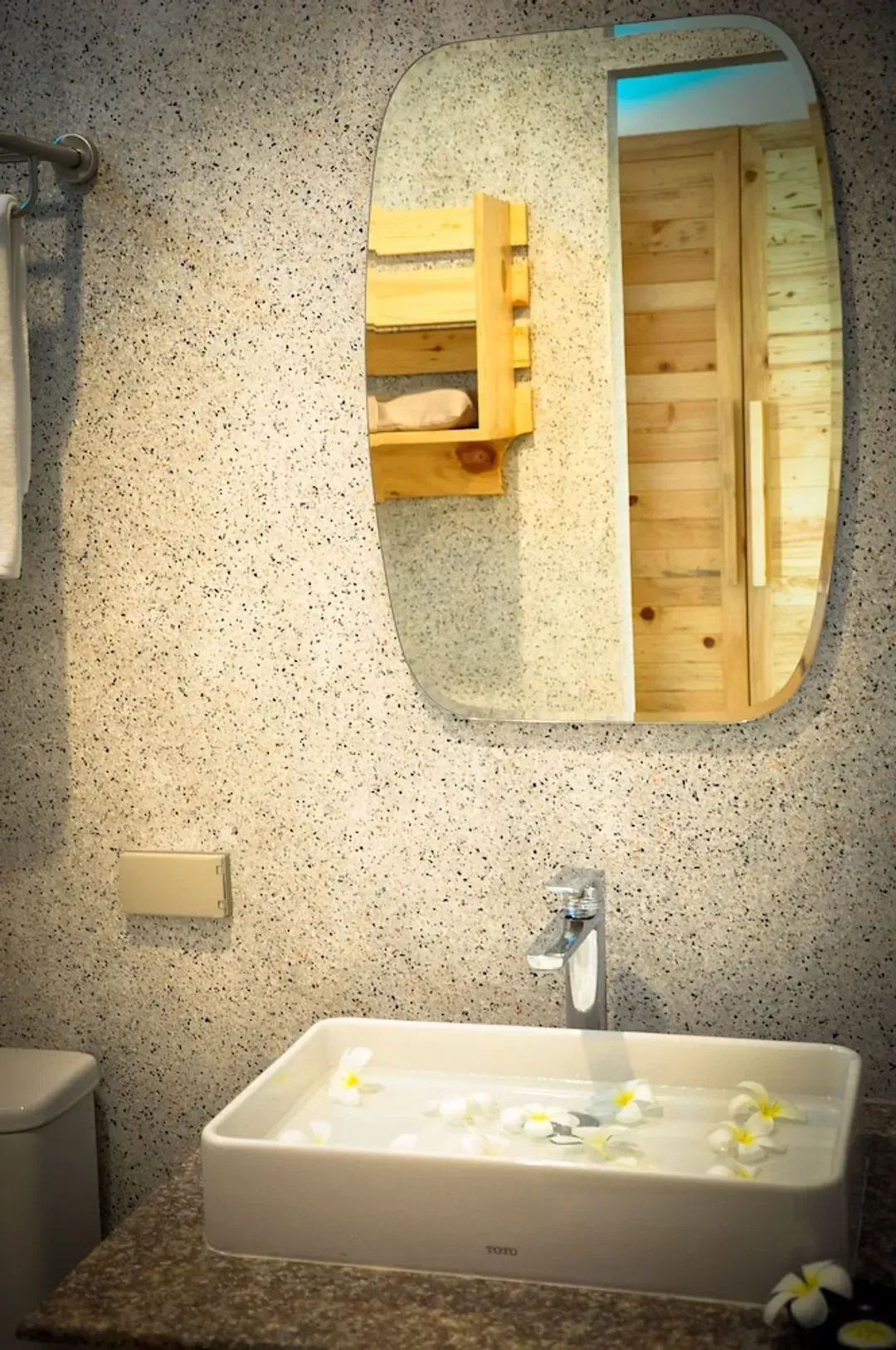 Bathroom sink
