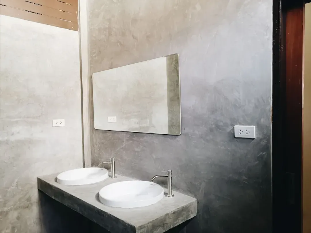 Bathroom sink