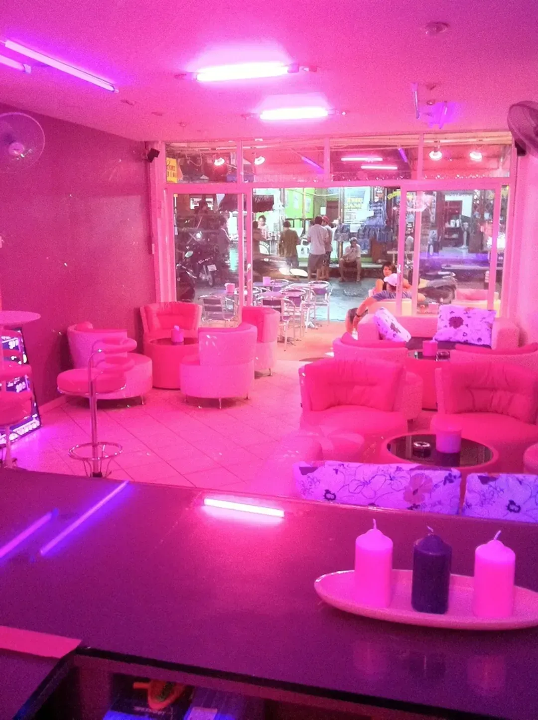 Lobby lounge