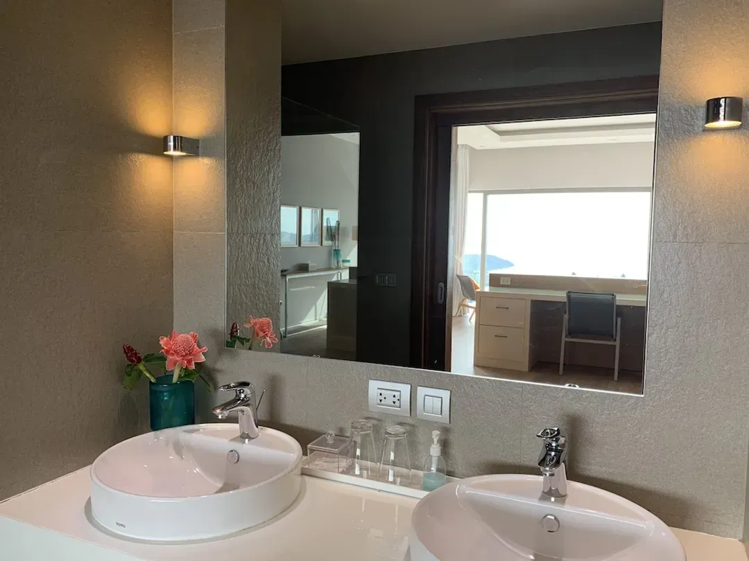 Bathroom shower
