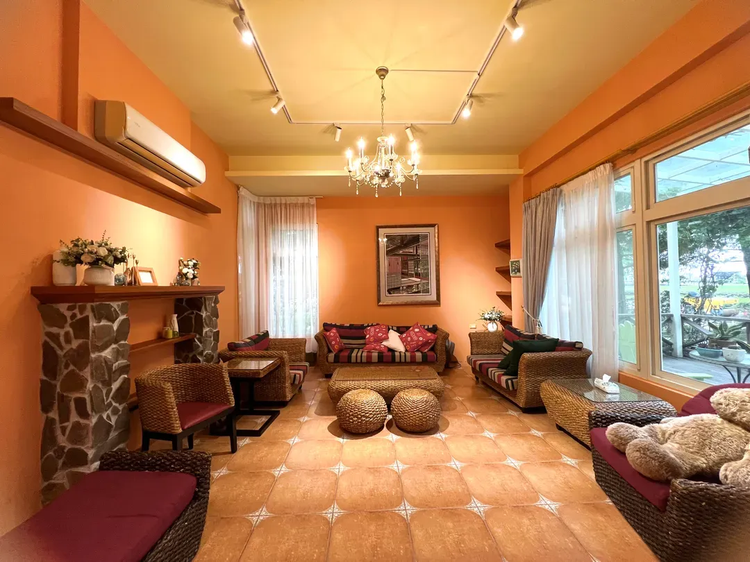 Annong Left Bank Bed and Breakfast