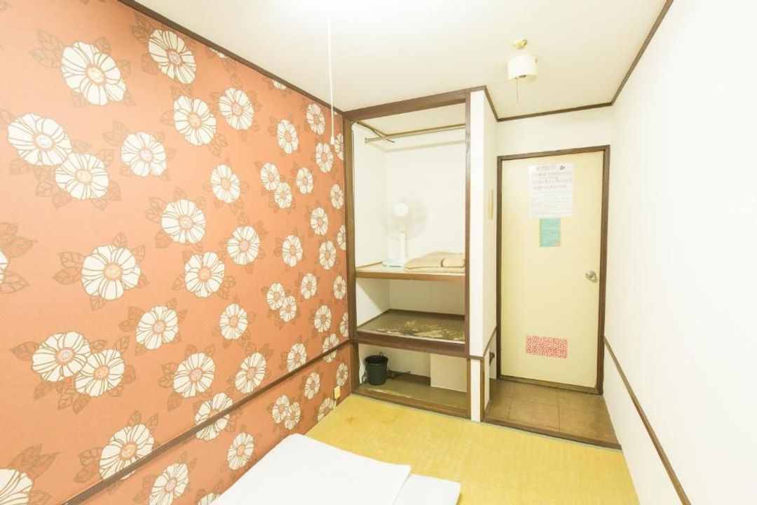 Backpackers Hotel Toyo-12