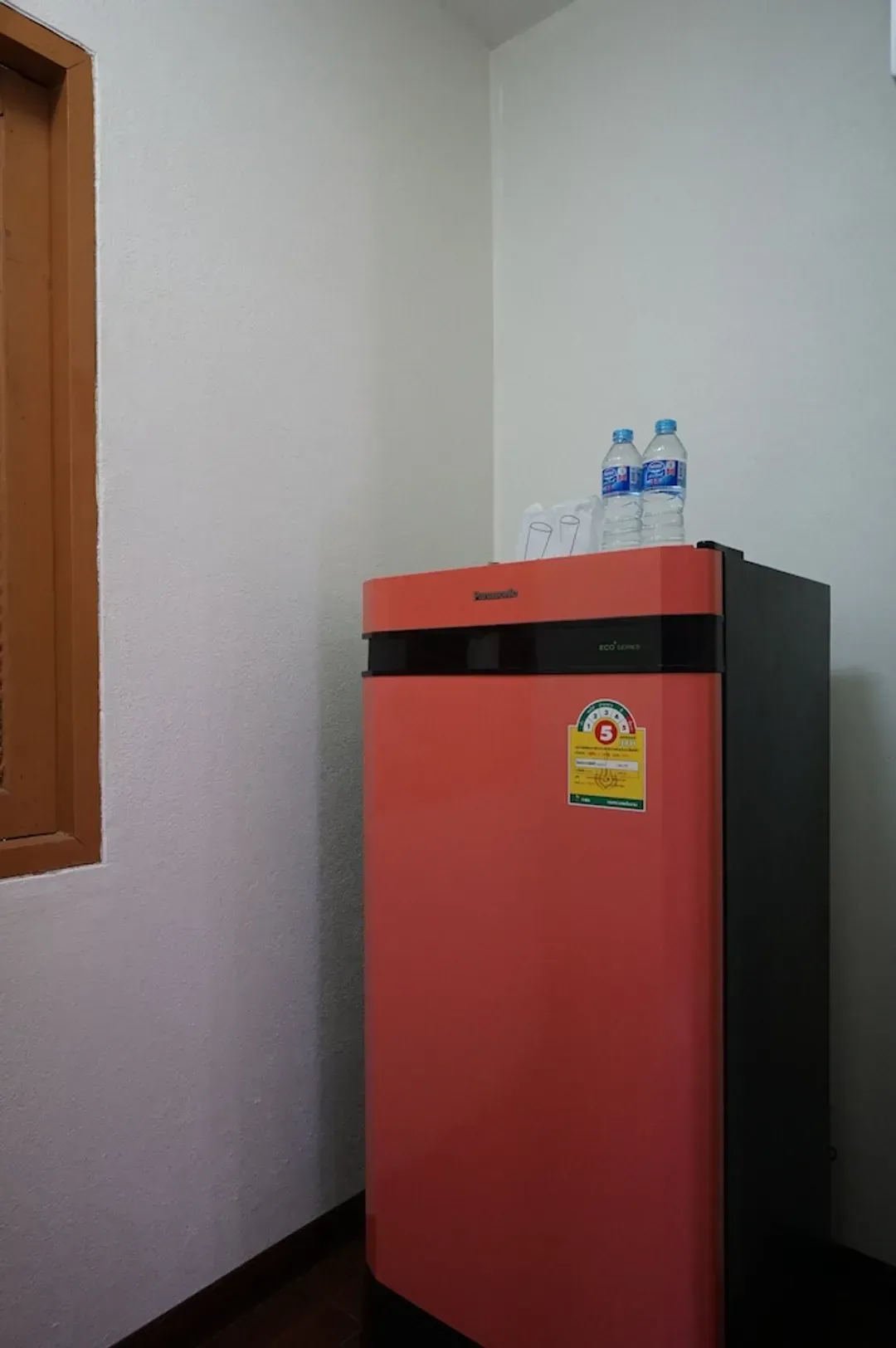 Mini-refrigerator