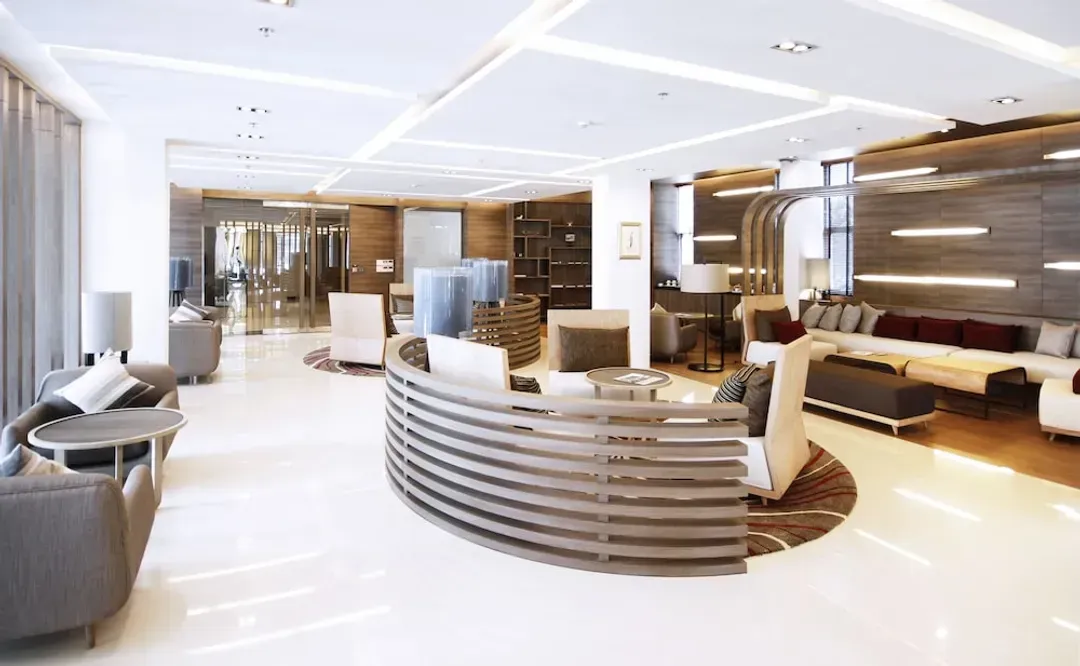 Lobby lounge