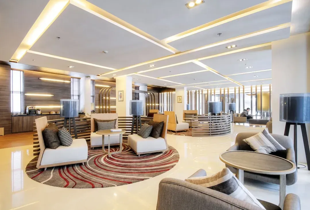 Lobby lounge