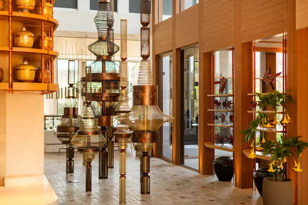 Lobby lounge