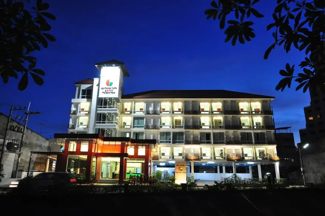 Front of property - evening/night