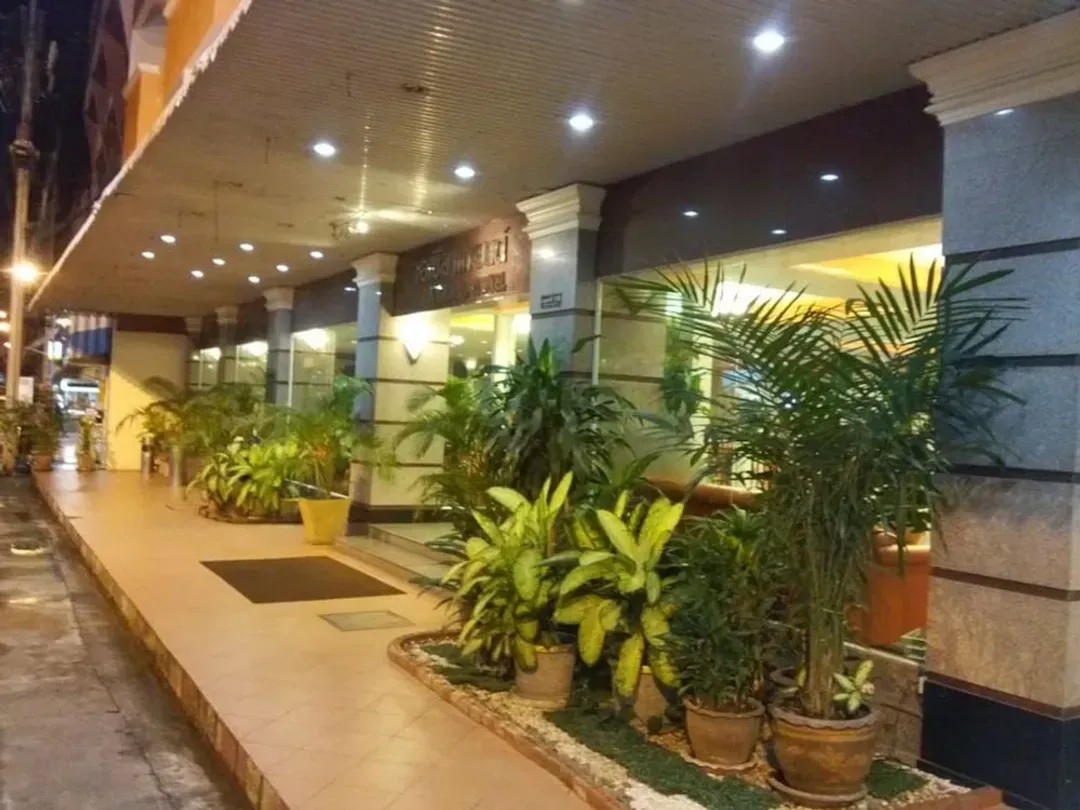 Front of property - evening/night