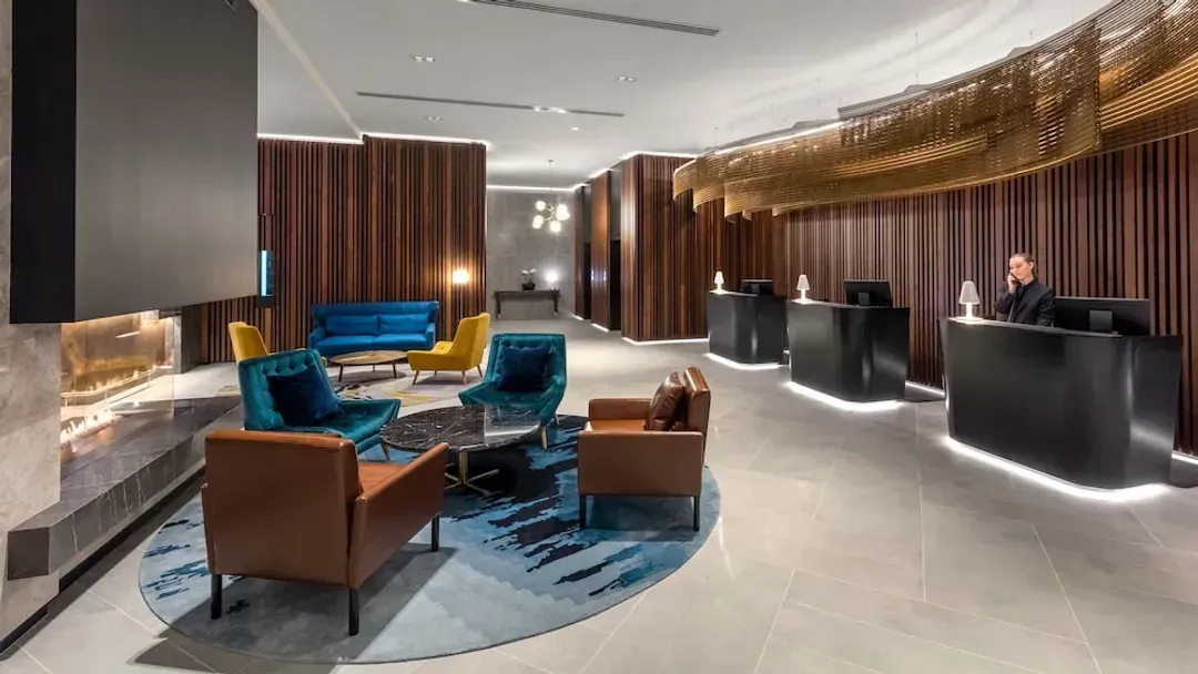 Lobby lounge