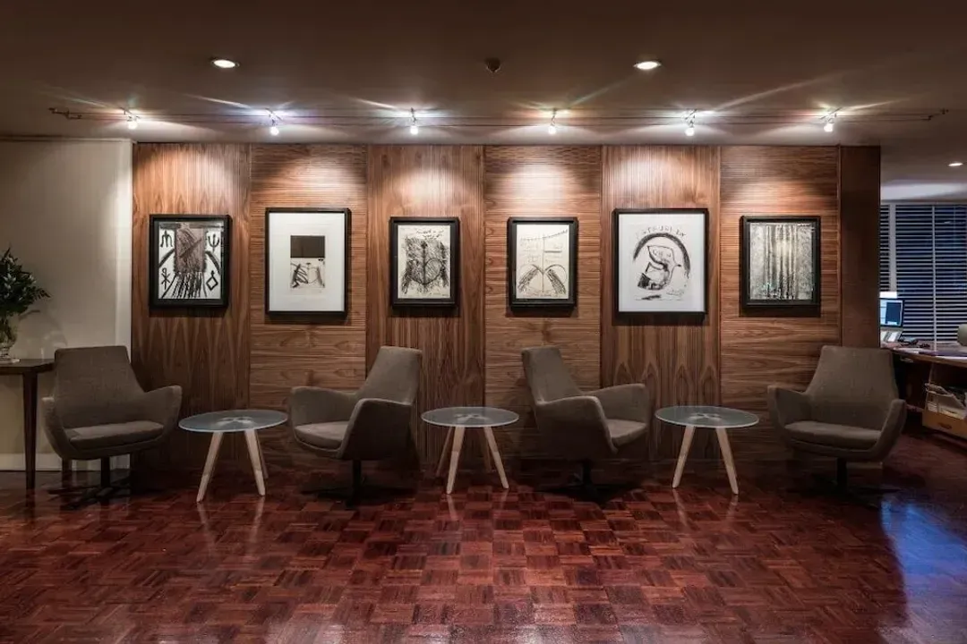 Lobby lounge