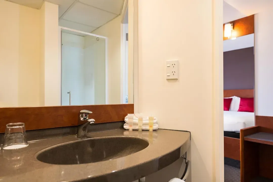 Bathroom sink