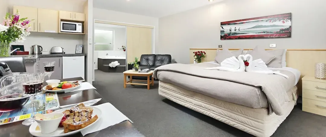 Canterbury District-Arthur's Court Motor Lodge