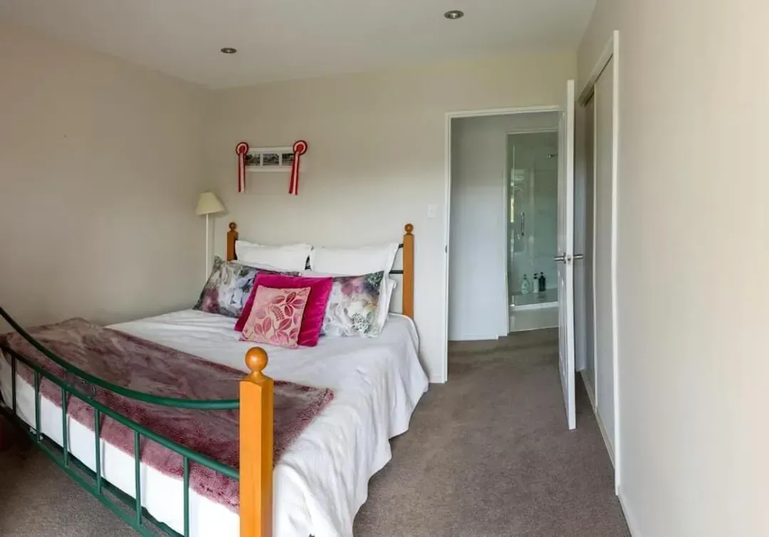 Canterbury District-GEM bed and breakfast