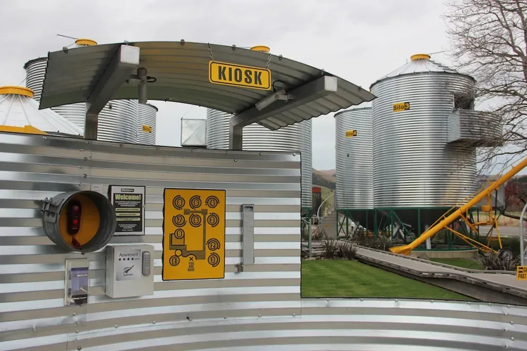 Check-in/check-out kiosk