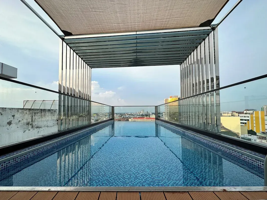 Rooftop pool