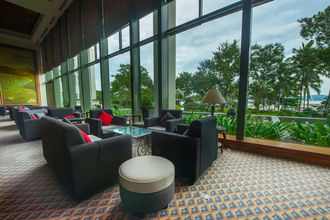 Lobby lounge