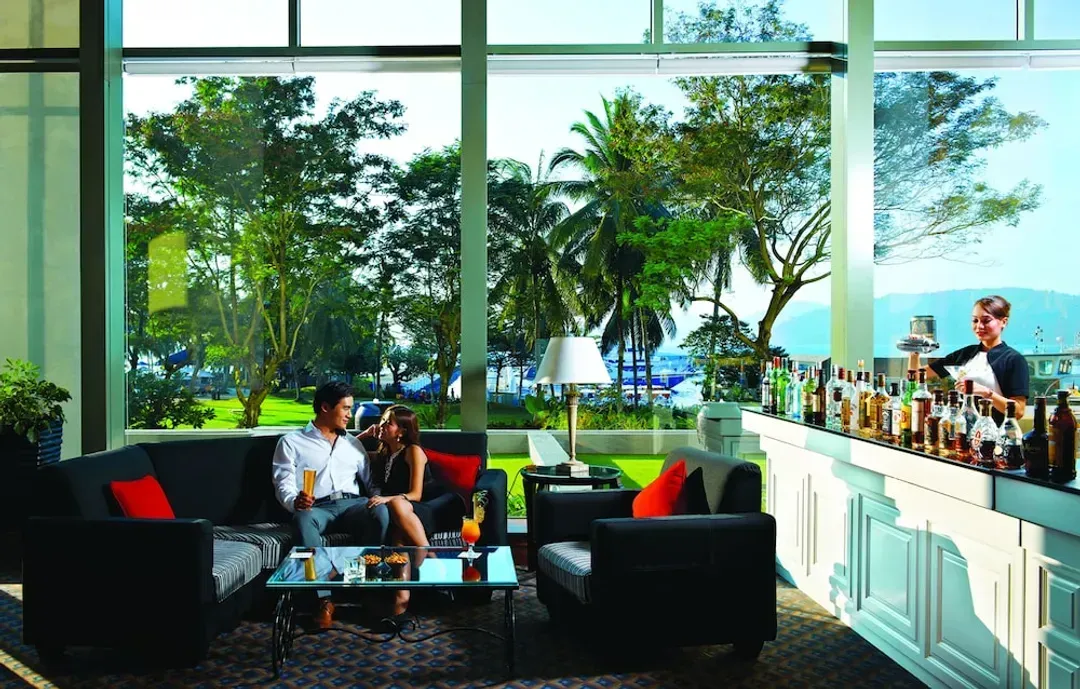 Lobby lounge