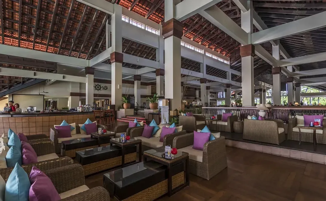 Lobby lounge
