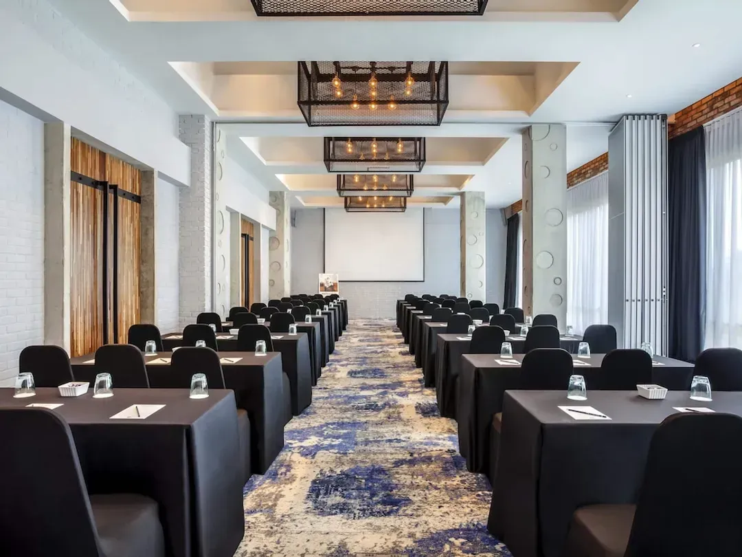 Meeting facility