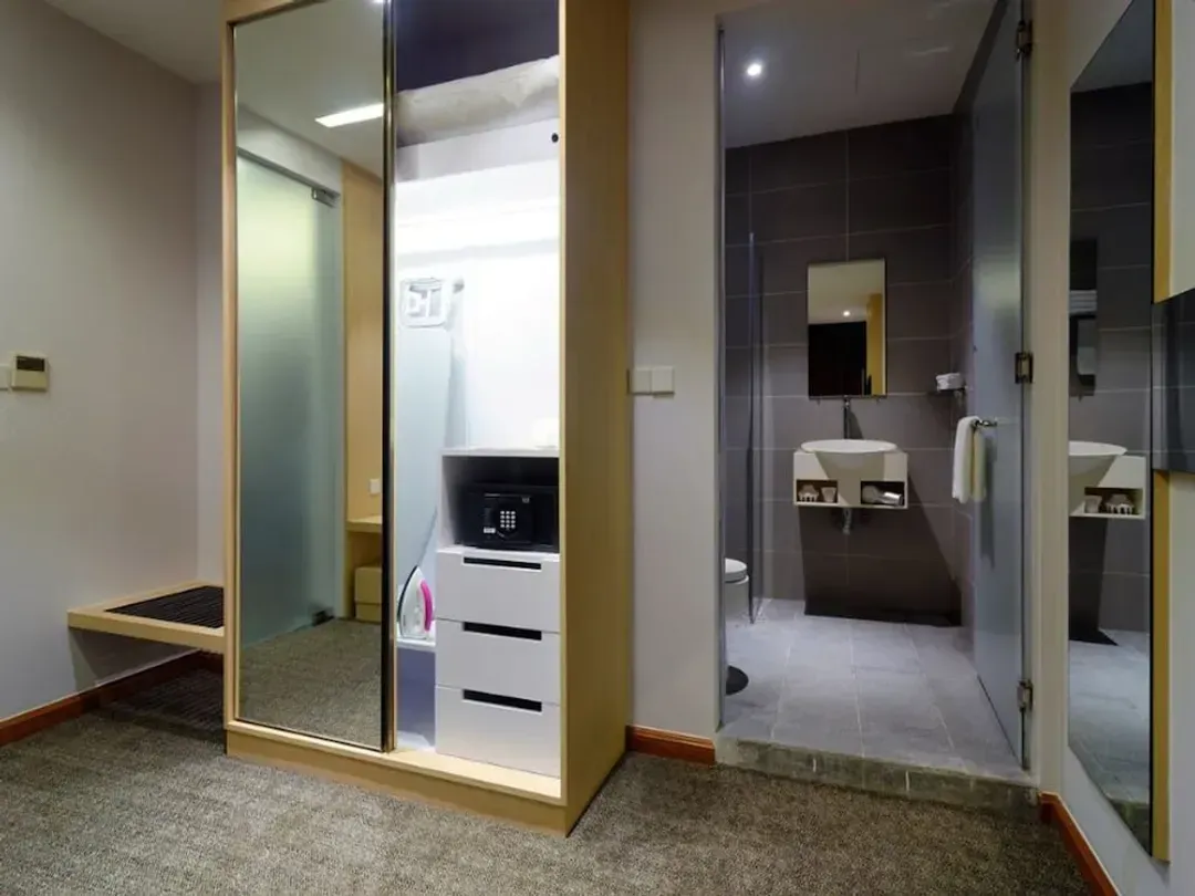 Room amenity