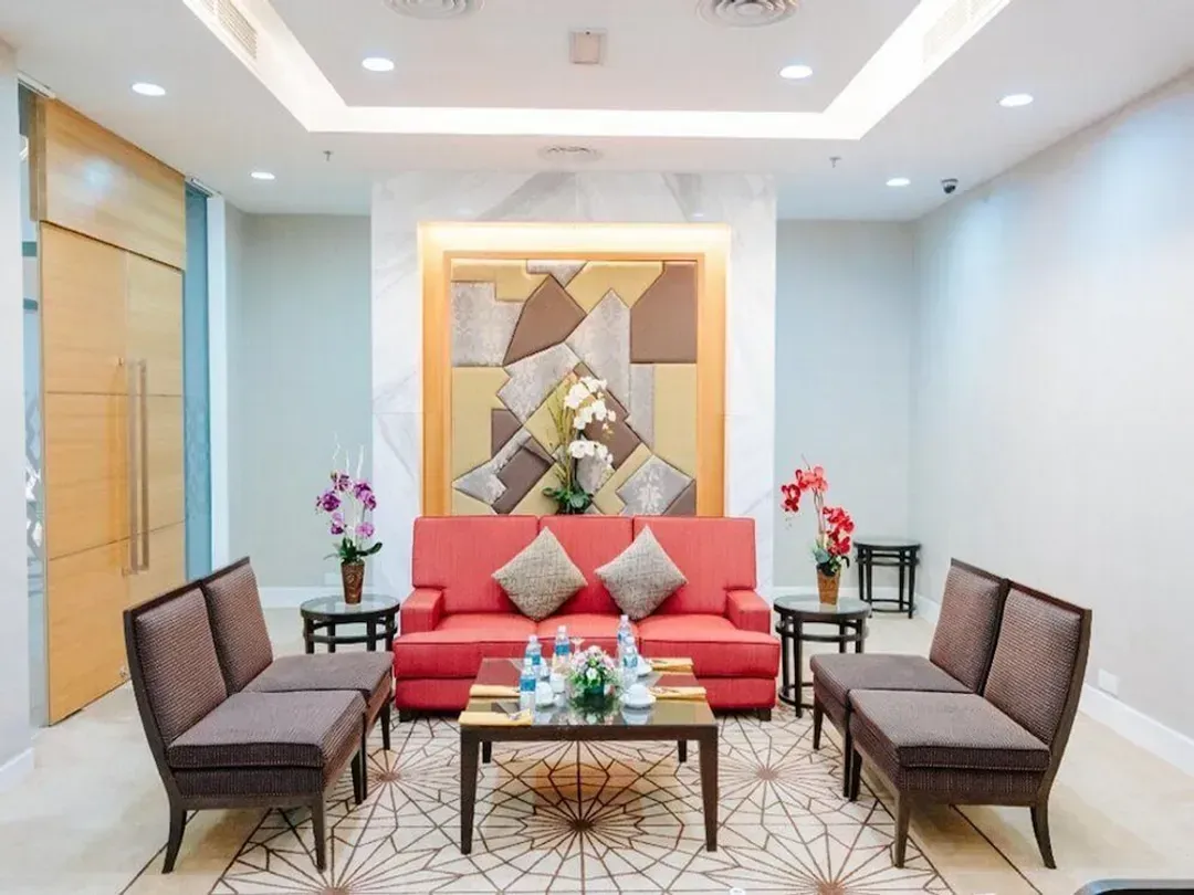 Lobby lounge