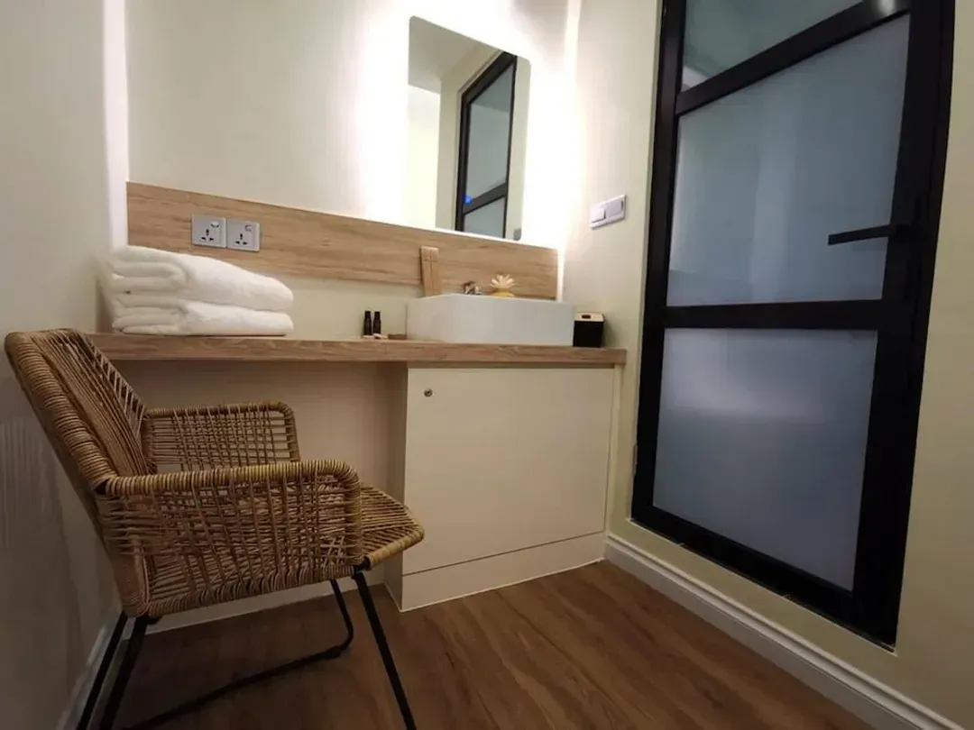 Room amenity