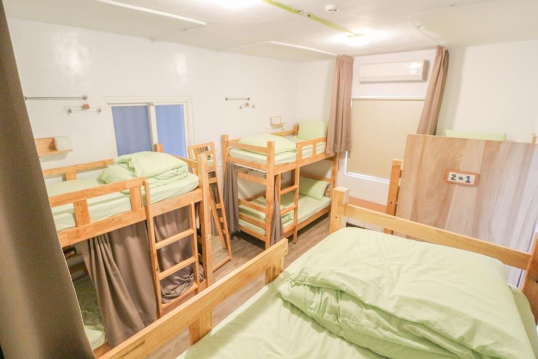 女生專屬8人背包房