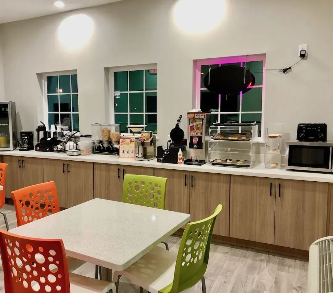 Breakfast area