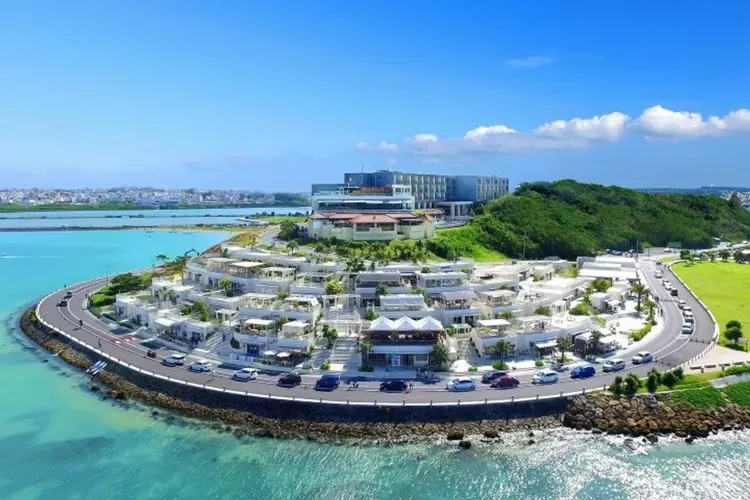 圖片來源:琉球溫泉 瀬長島ホテル-瀨長島屋台村(沖繩小希臘)