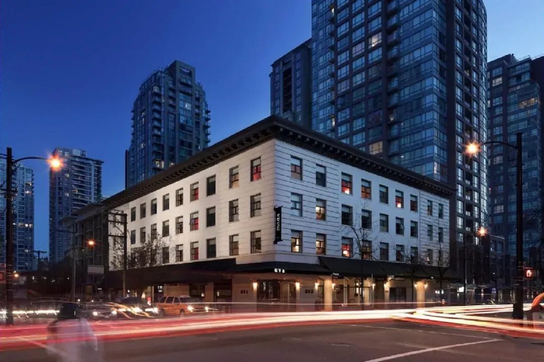 British Columbia-Moda Hotel