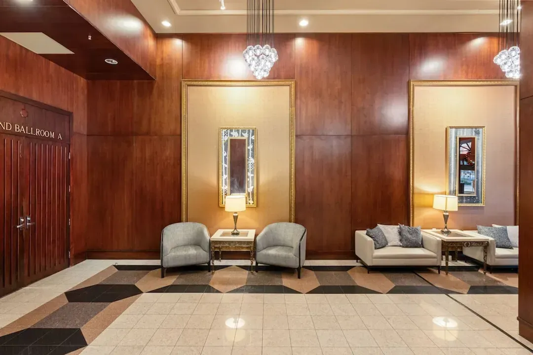 Lobby lounge