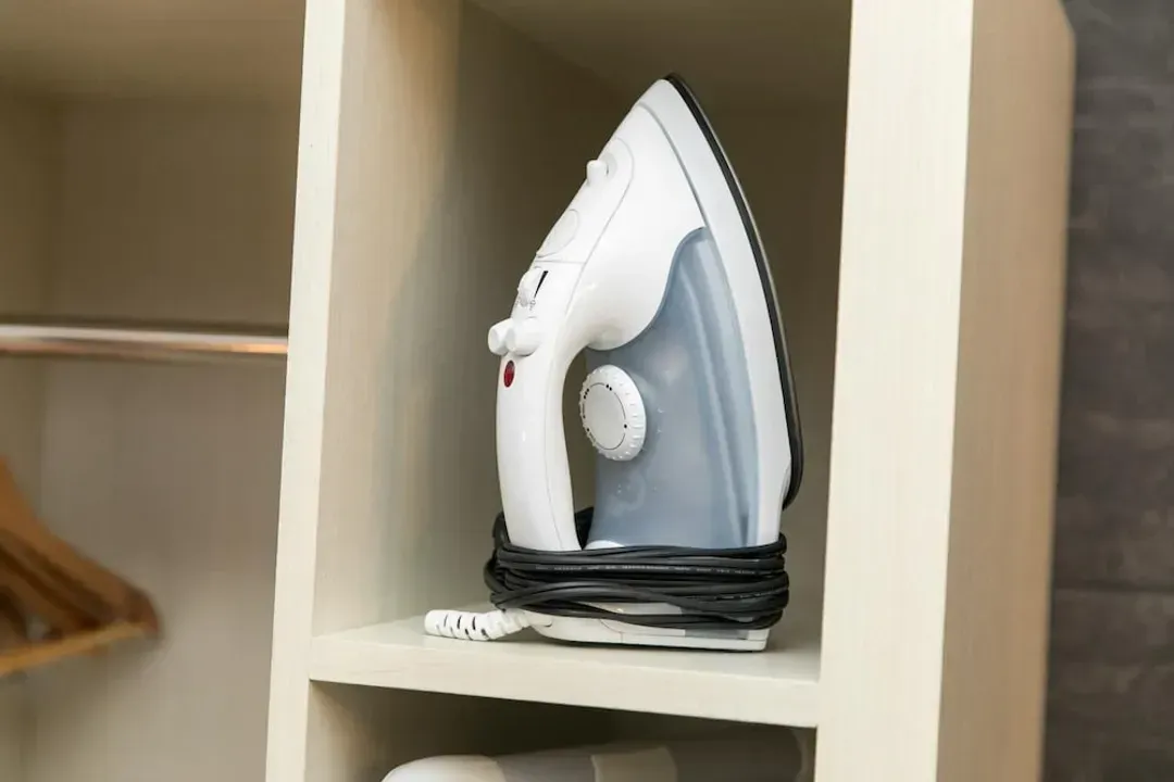 Iron/ironing board
