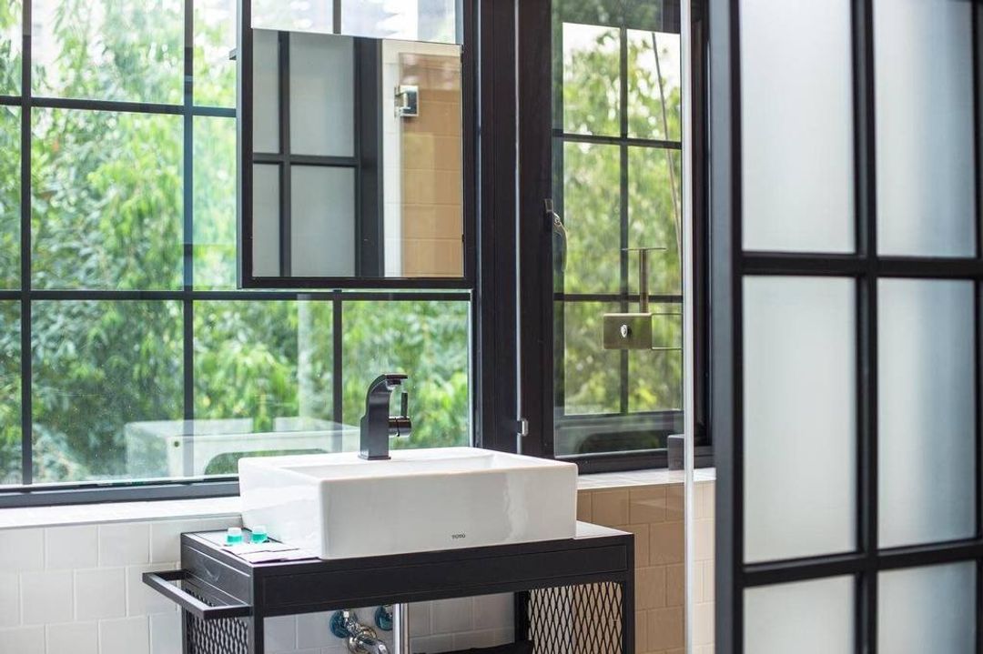 公園景觀房衛浴 Medium park view bathroom