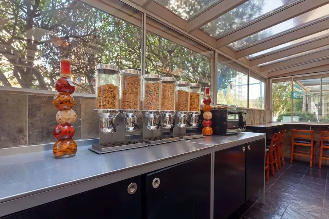 Breakfast area