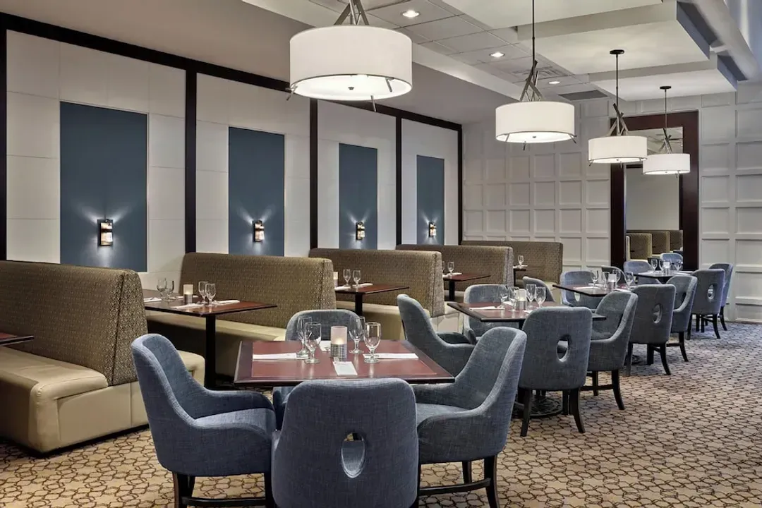 Lobby lounge