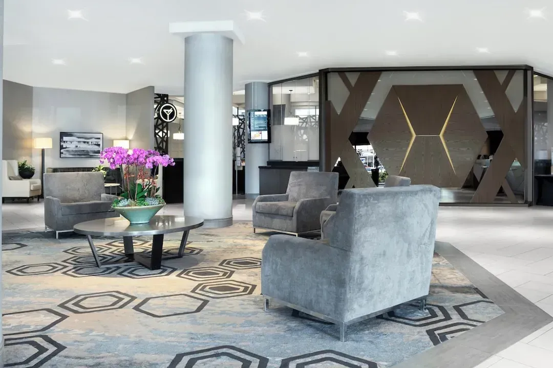 Lobby lounge