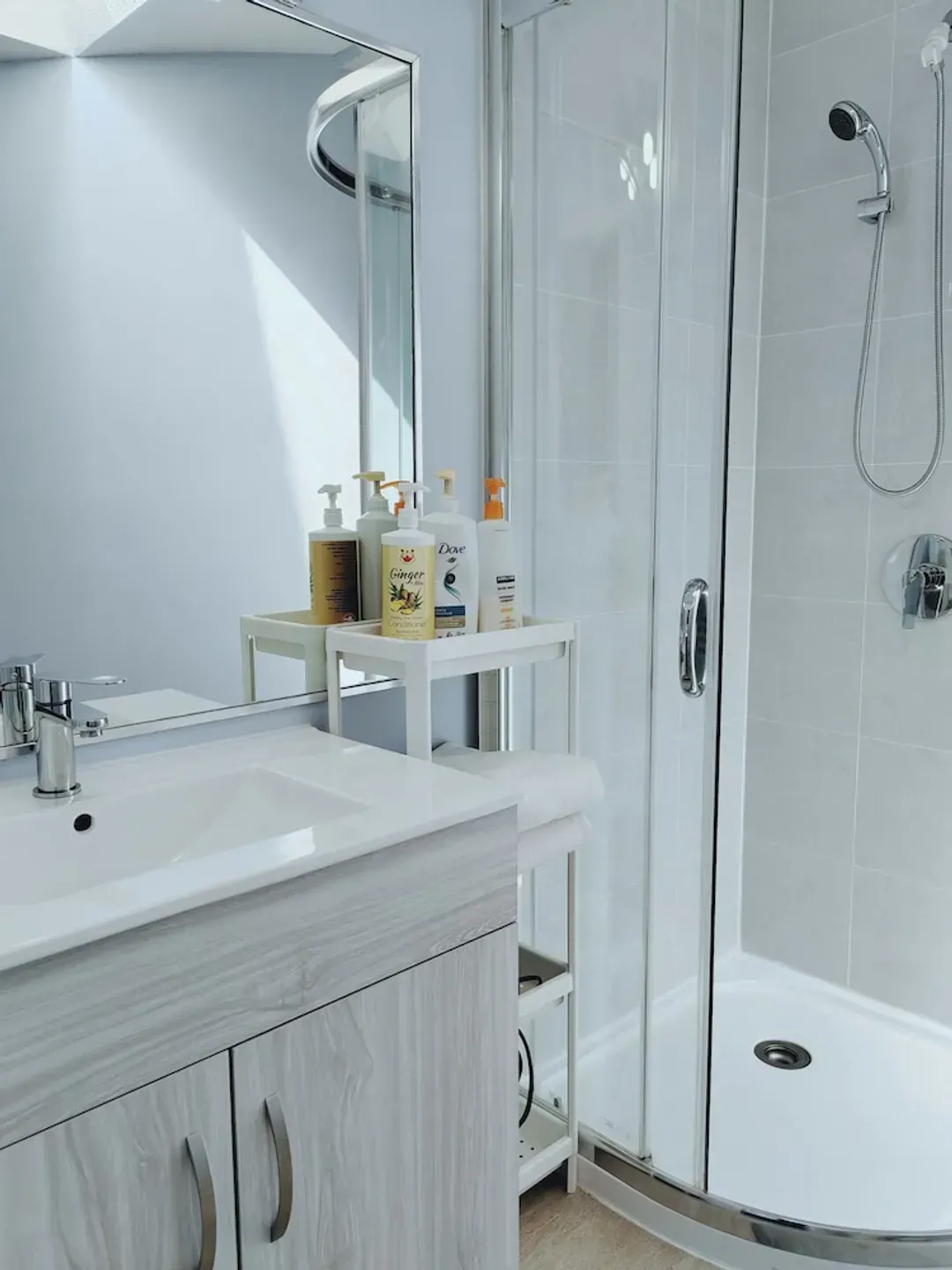 Bathroom shower