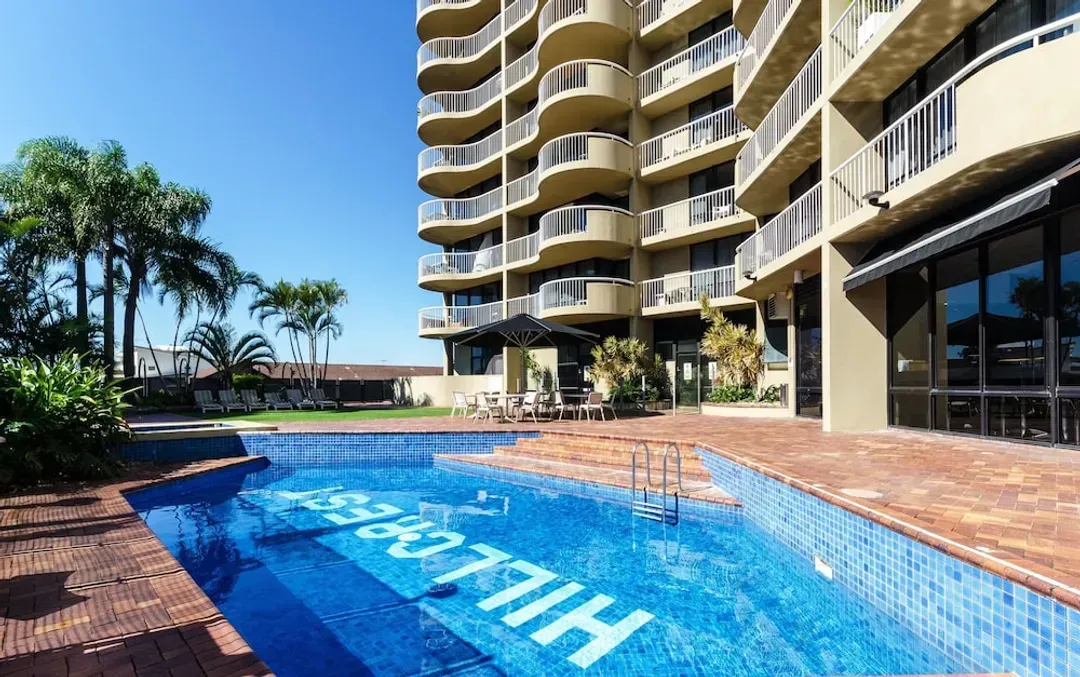 Queensland-Central Hillcrest Apartment Hotel