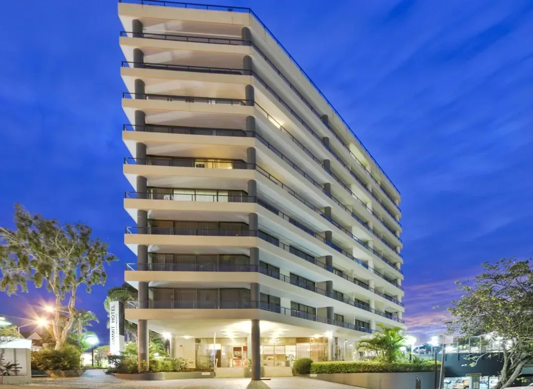 Queensland-The Summit Apartments