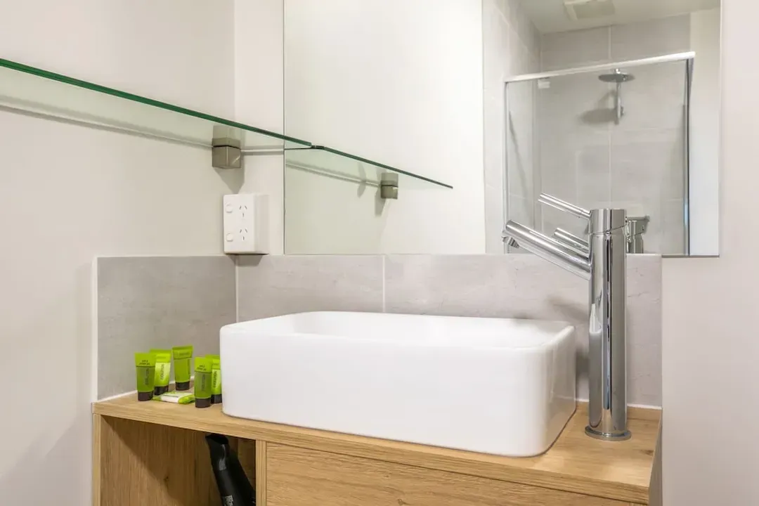 Bathroom amenities