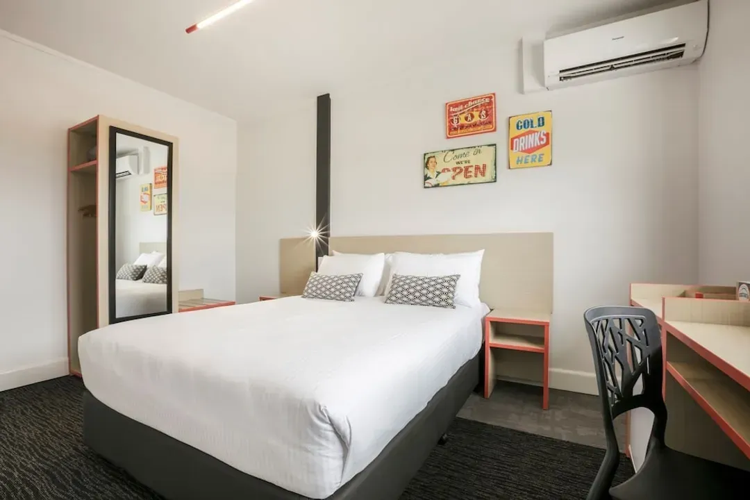 Queensland-Nightcap at Camp Hill Hotel