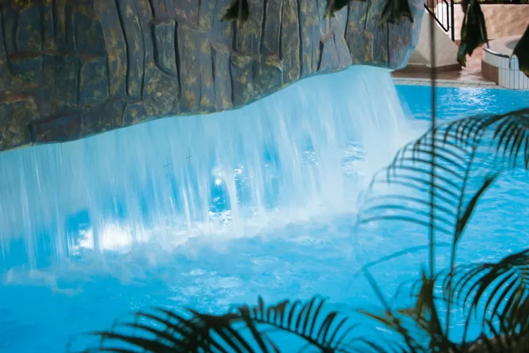 Pool waterfall
